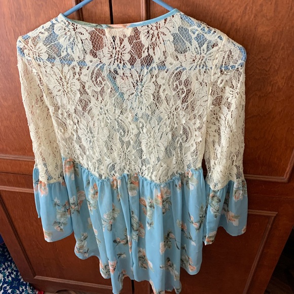 Ryu vintage lace top. Size M - Picture 2 of 9
